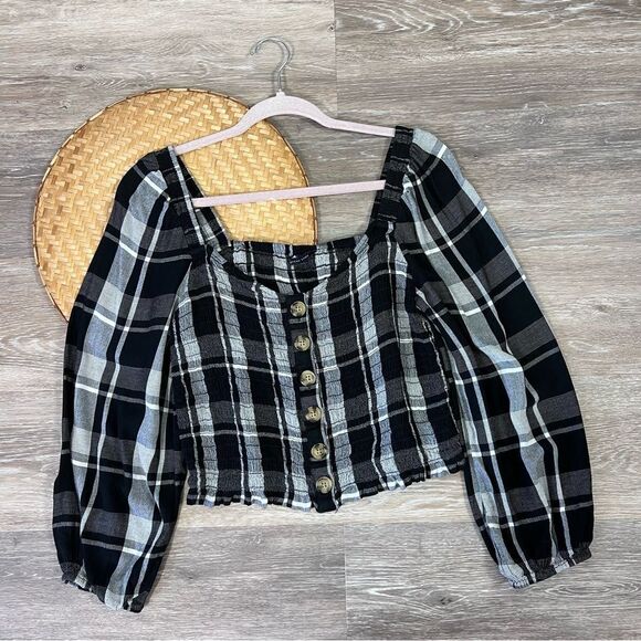 American eagle smocked balloon sleeve button front top - Picture 2 of 7